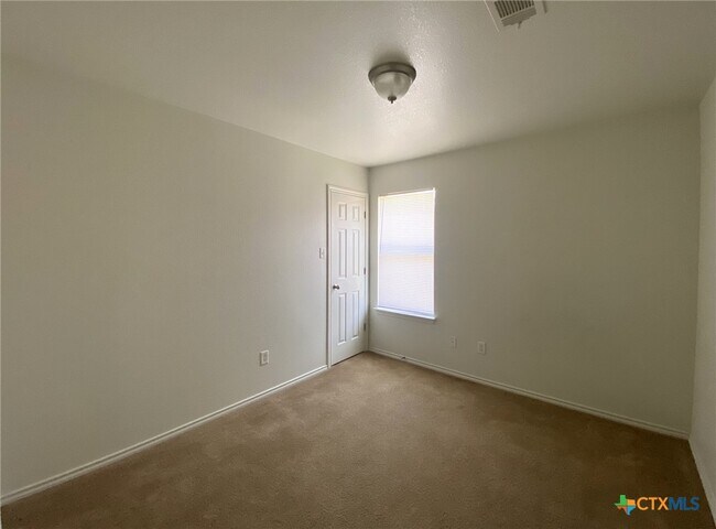 Building Photo - 2802 Ashley Dr Unit 2802