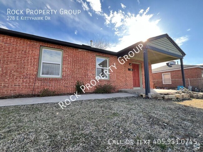 Building Photo - Must See 2 Bedroom Home *$400 Off First Mo...