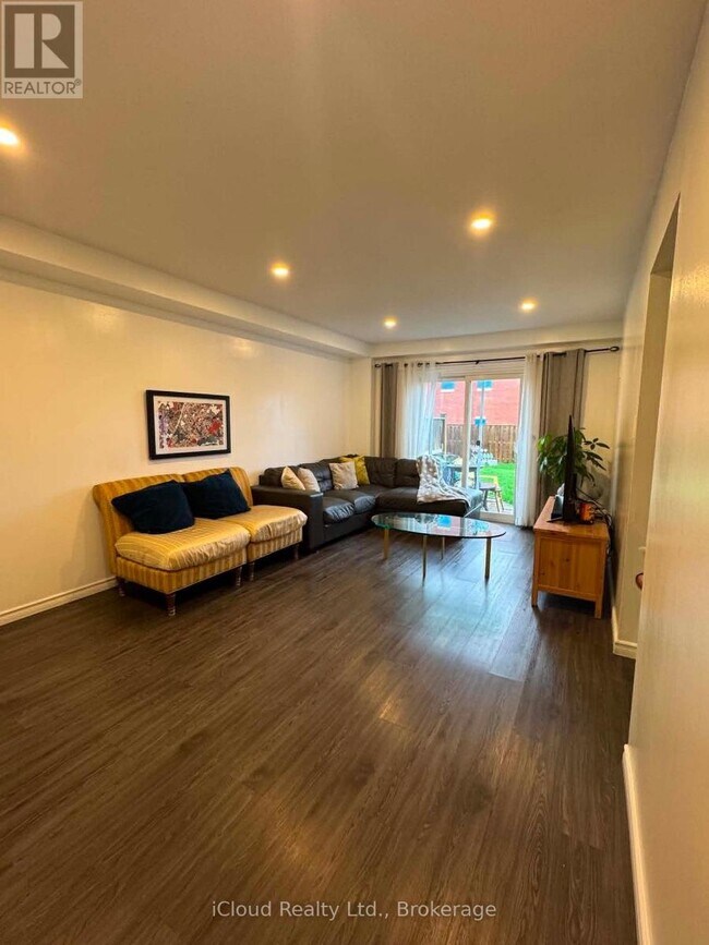 Photo - 100 Brownleigh Ave