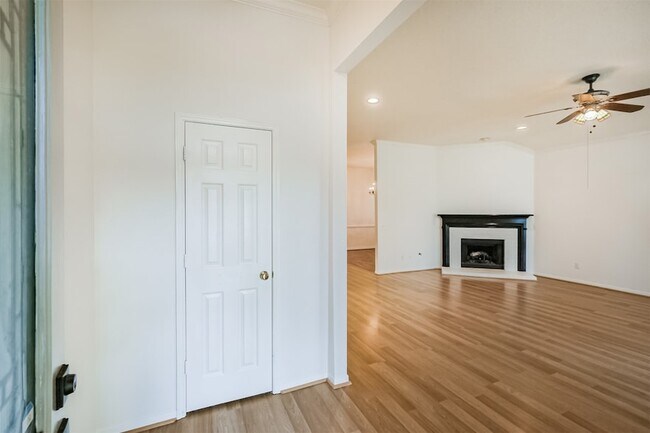 Photo - 18422 Cobblestone Dr