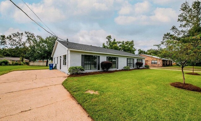 513 W Rose Ave