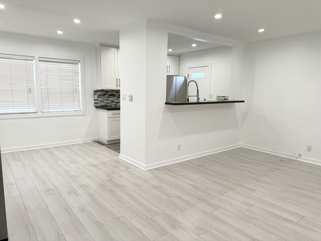 Photo - 1147 S Corning St Apartments