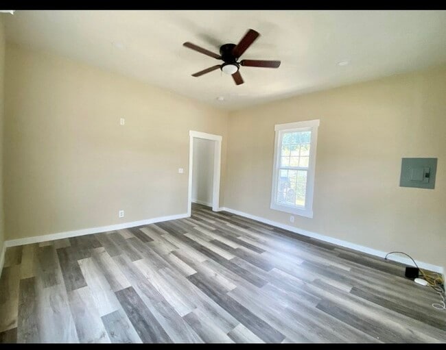 Sala de estar - 2611 4th Ave