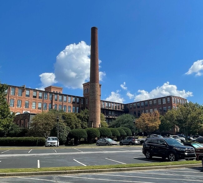 Building Photo - 400 Mills Ave