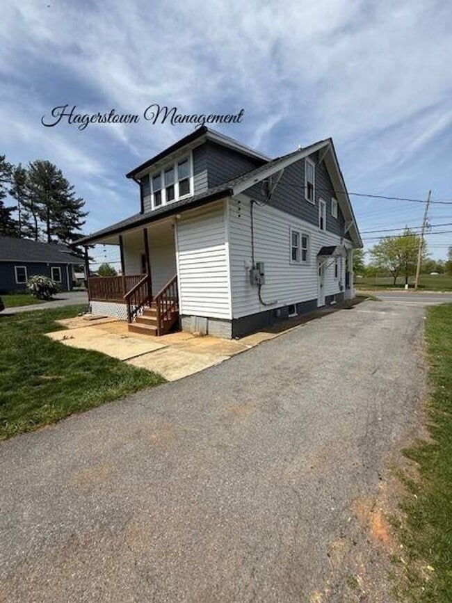 Photo - BEAUTIFUL HOME ON W OAK RIDGE