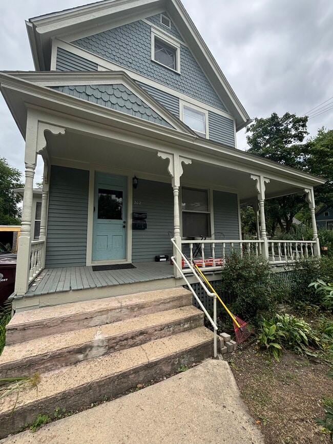Exterior de la casa - 202 3rd St Unidad 2
