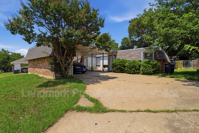 Photo - 6811 Trail Lake Dr