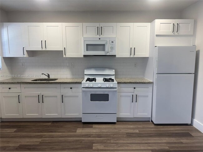 Photo - 25 W 6th St Unit 2