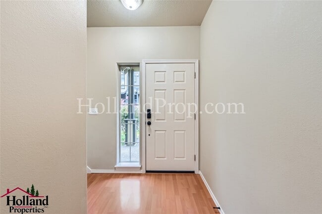 Photo - Spacious Townhome with A/C, Gas Fireplace & Water/Sewer Included!