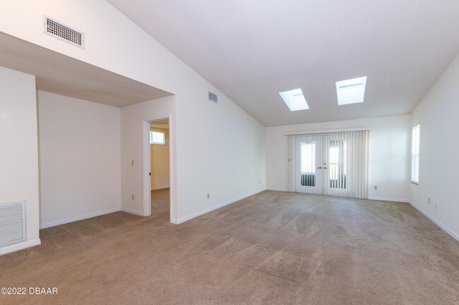 Photo - 157 Bob White Ct Unidad 1570