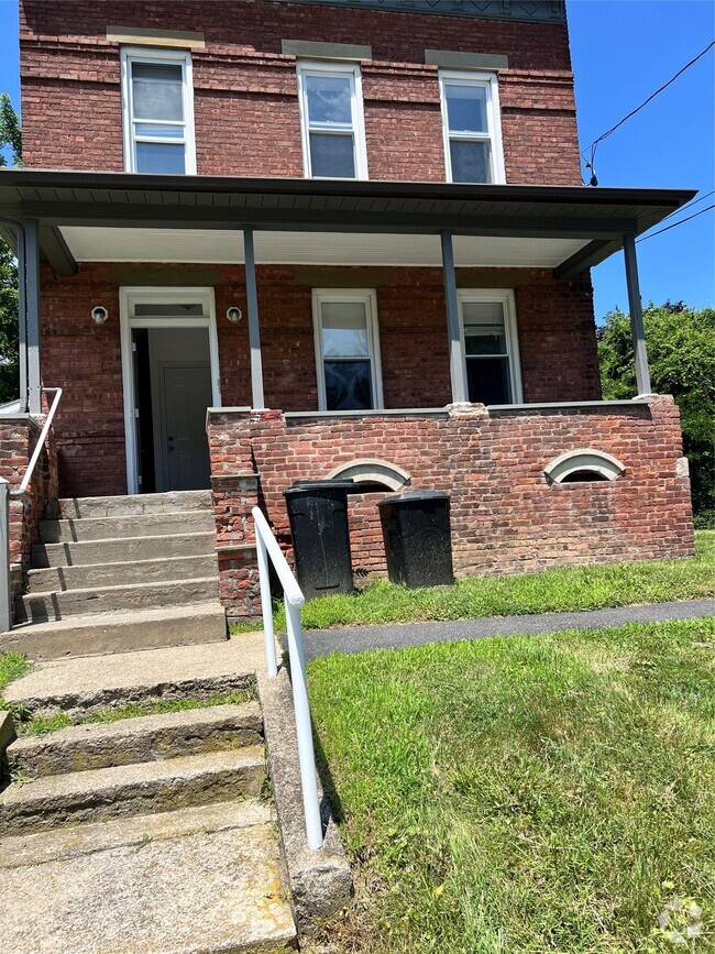 Building Photo - 42 Blanche Ave Unit A Rental