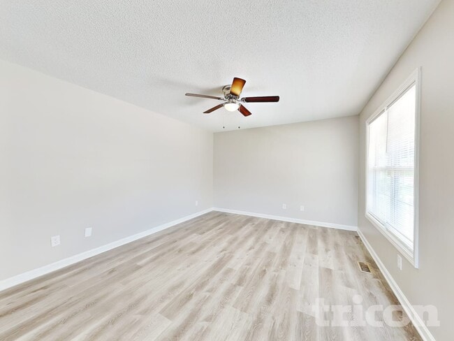 5119 Daffodil Ln