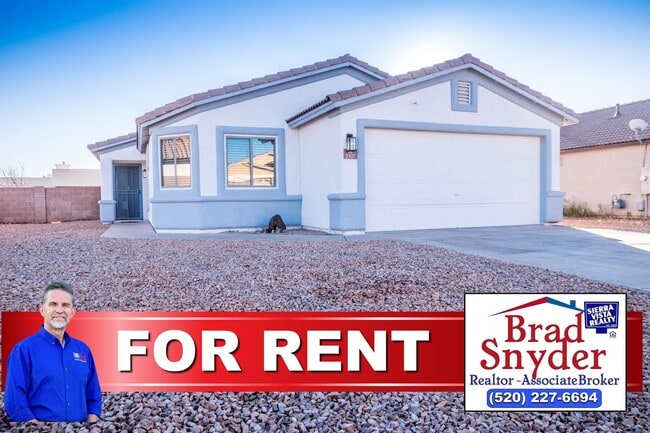 Building Photo - 4 Bedroom, 2 Bath, Split Floor Plan, 2 Car Garage, Central A/C