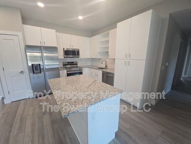 Photo - 701 Bates Ave SW Unit 102