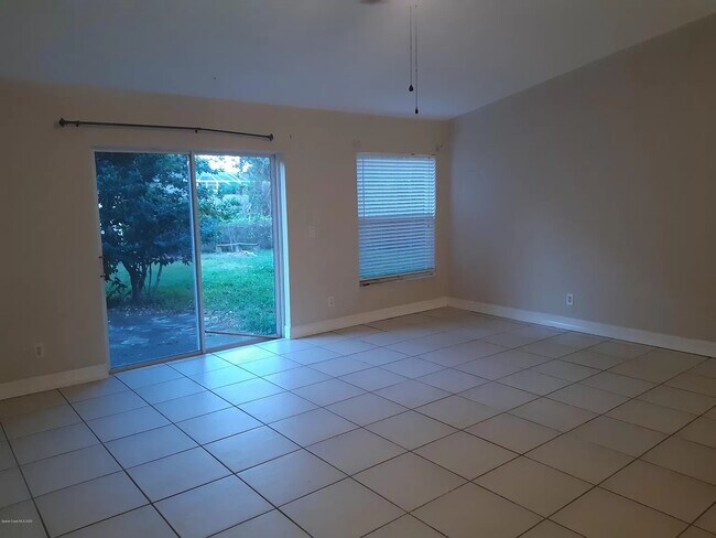 Photo - 5937 Aires Ave