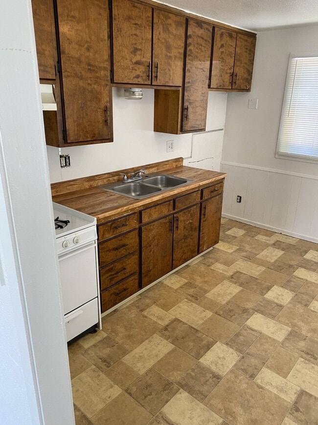 Photo - 2120 Meadowbrook Ave