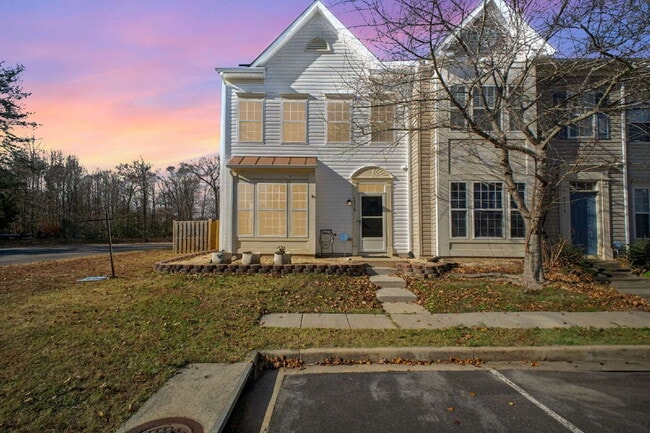 Building Photo - Move-in Special: $100 off of the first month's rent
Spacious End-Unit 4 Bedroom Townhome for Rent...