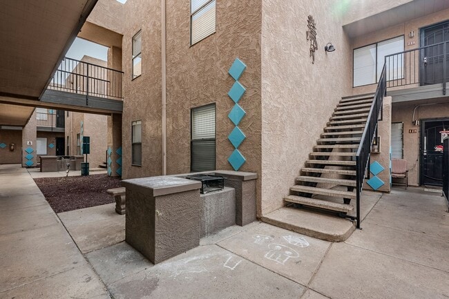 Photo - Harbor View Apartments