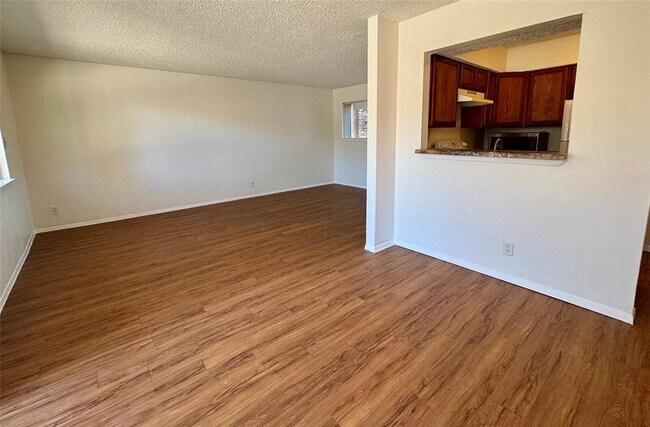 Photo - 8905 Parkfield Dr Unit 102