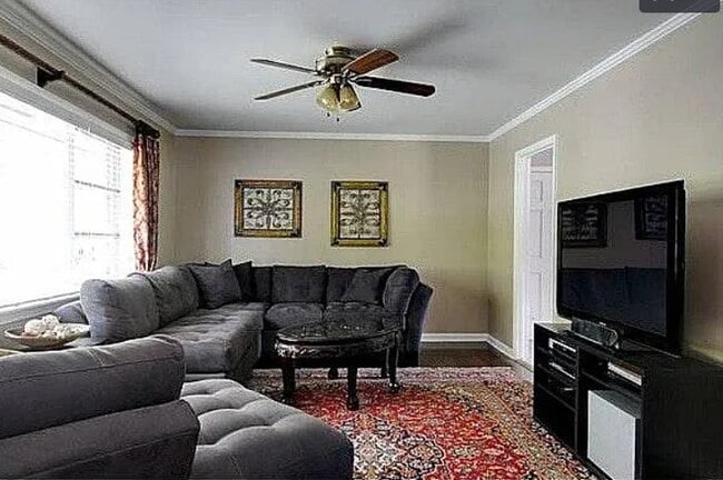 Photo - 2342 Cortez Way NE