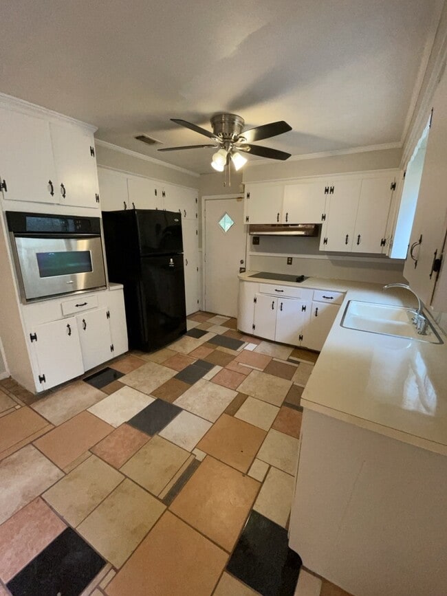 Photo - 1160 Maria Dr