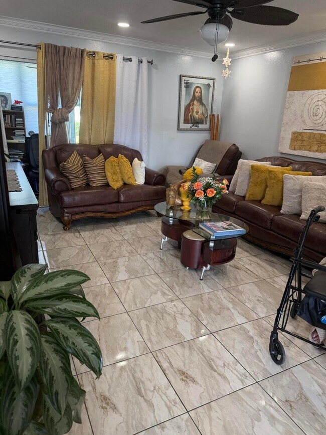 Photo - 2531 Barkley Dr W