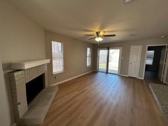 Photo - 2906 Kestrel Dr