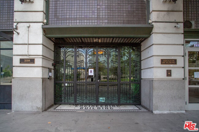 Building Photo - 108 W 2nd St Unit 714