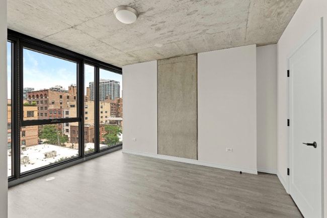 Photo - 160 W Huron St