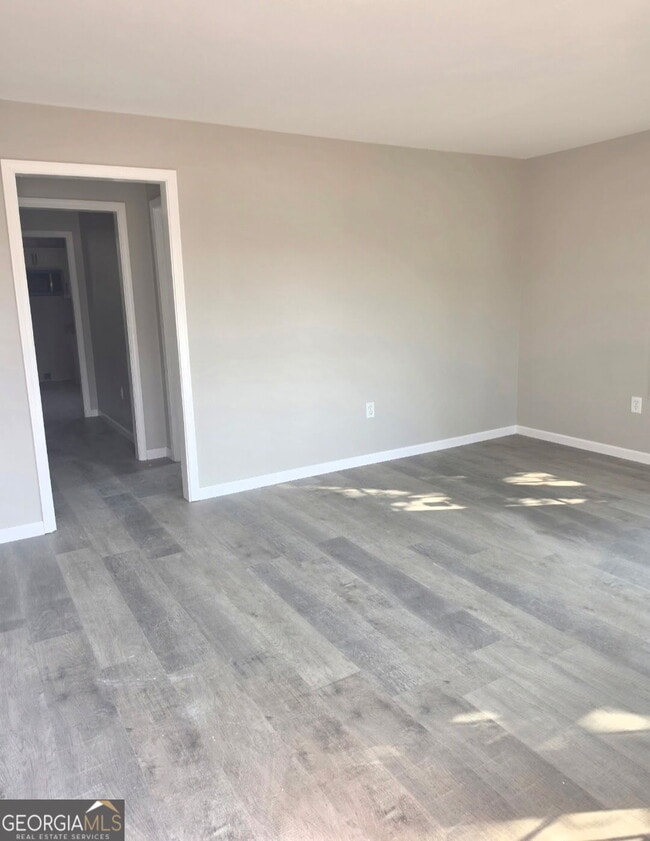 Photo - 202 Barton Dr