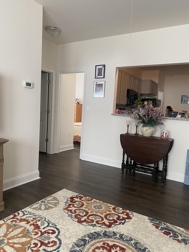 Photo - 113 W Langdon Ave