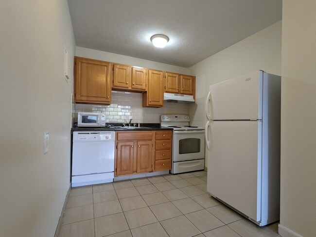 Building Photo - 71 Gardner St Unit 75-37