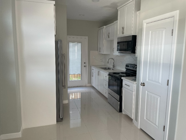 Photo - 404 W St Helena Ave Unit 4