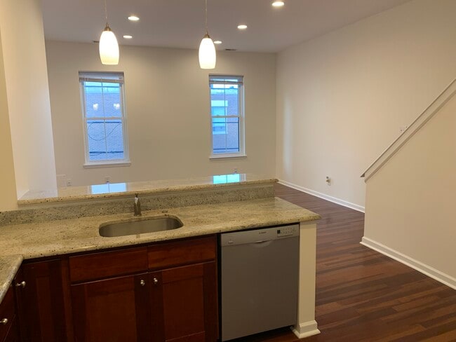 Photo - 1424 Catharine St Unit C