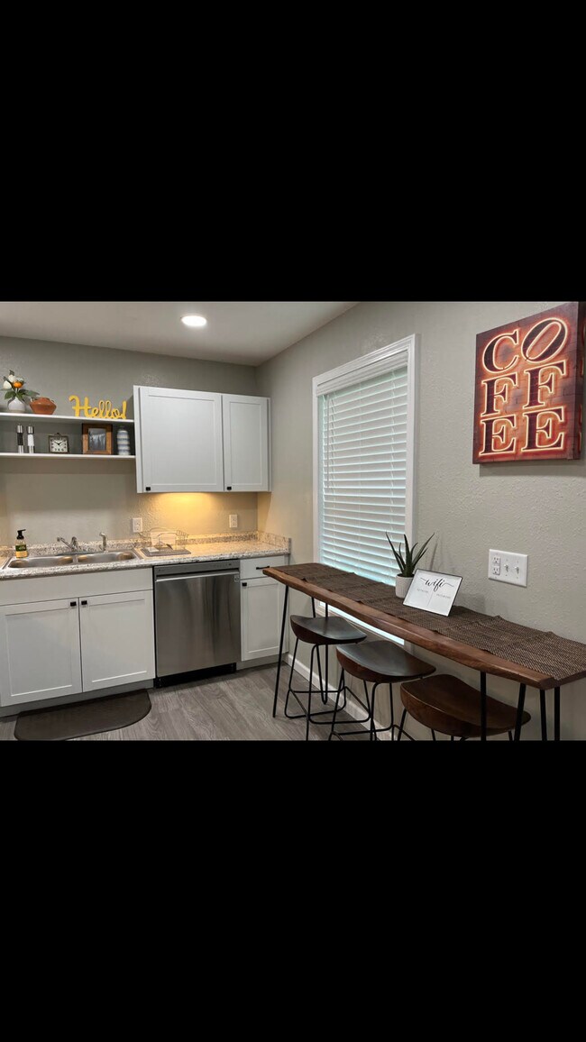 Photo - Hillside Apartments Unidad 100