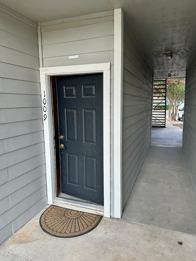 Photo - 12166 Metric Blvd Unidad 1009