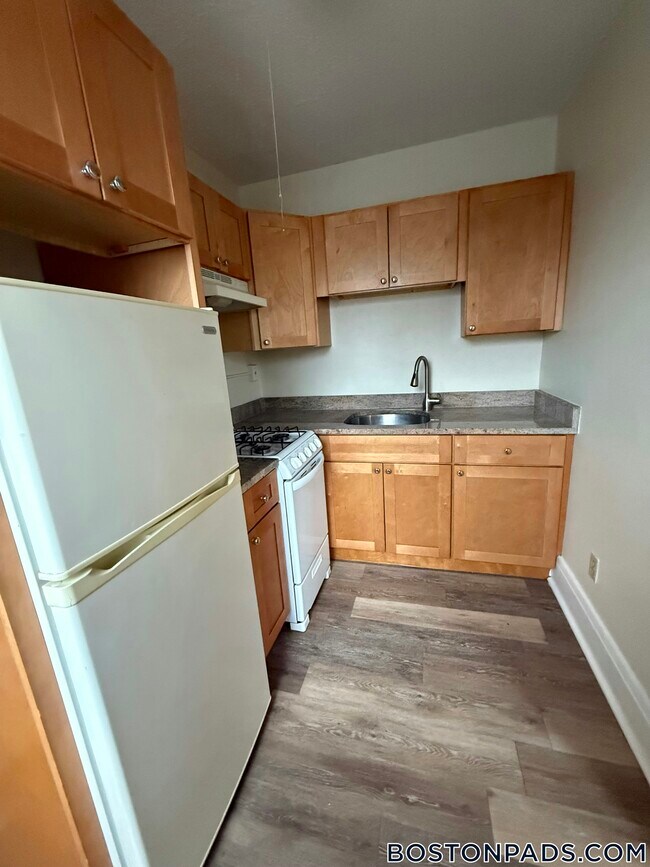 Photo - 349 Pleasant St Unidad B1-24