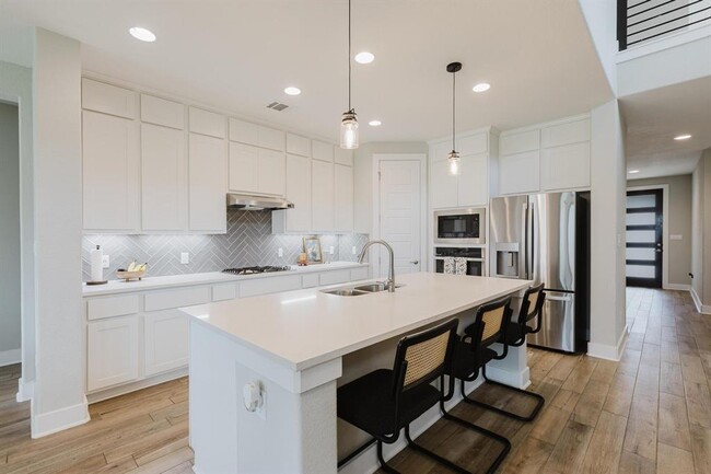 Photo - 1104 Lickety Ln