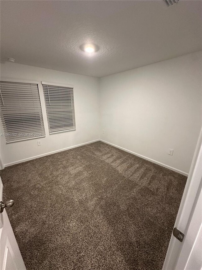 Photo - 235 Sage Br St