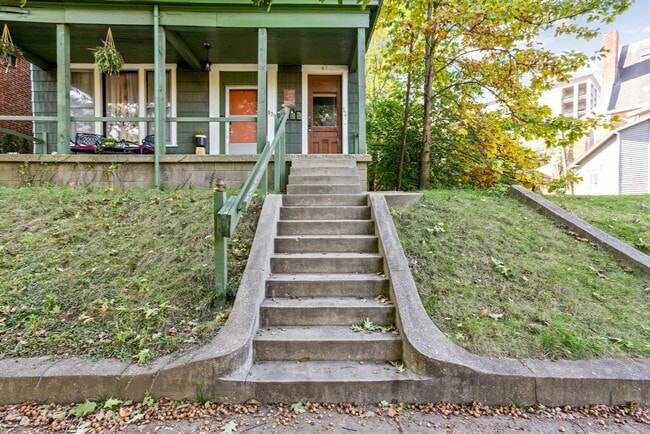 Entrada a las Unidades 1 y 2 - 539 Fletcher Ave