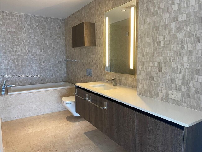 Photo - 68 SE 6th St Unit 2106