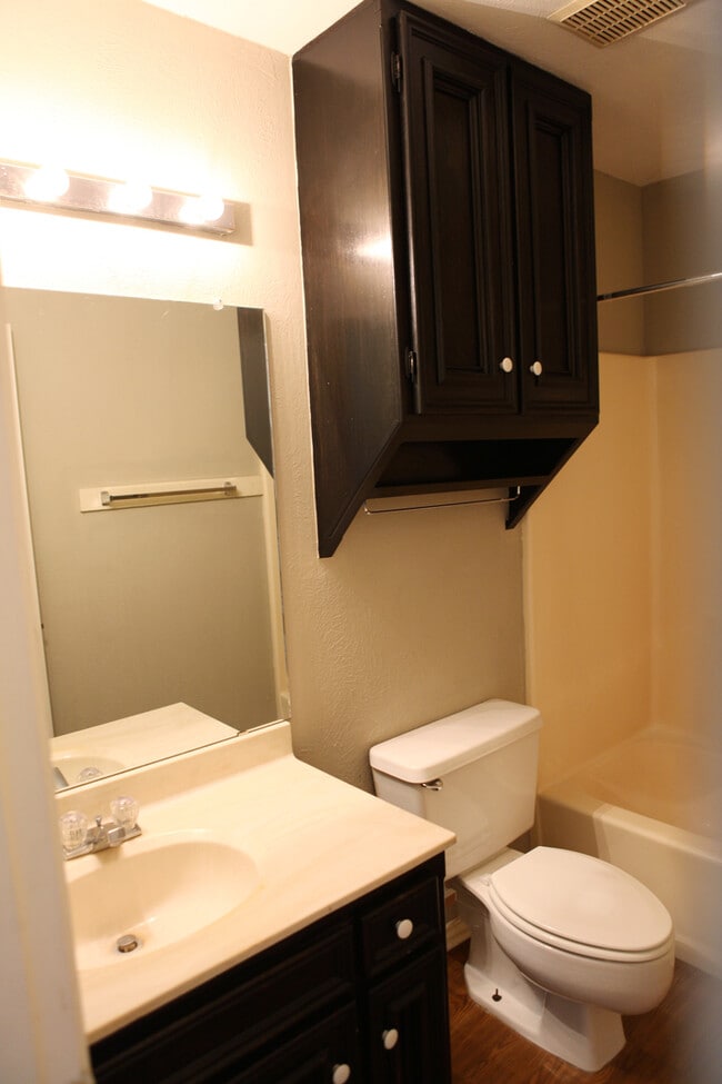 Photo - 1288 Speight Ave