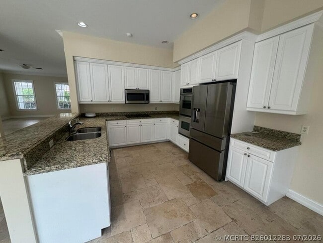 2200 SW 13th Ave