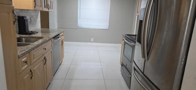 Photo - 896 SW 64th Ter Unit 896