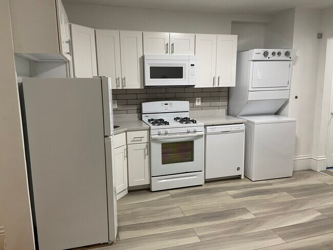 Photo - 268 Windsor St Unidad 3B