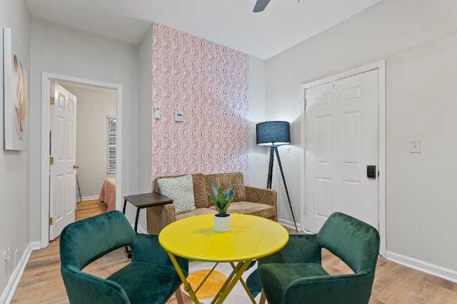 Building Photo - 987 Dimmock St SW Rental