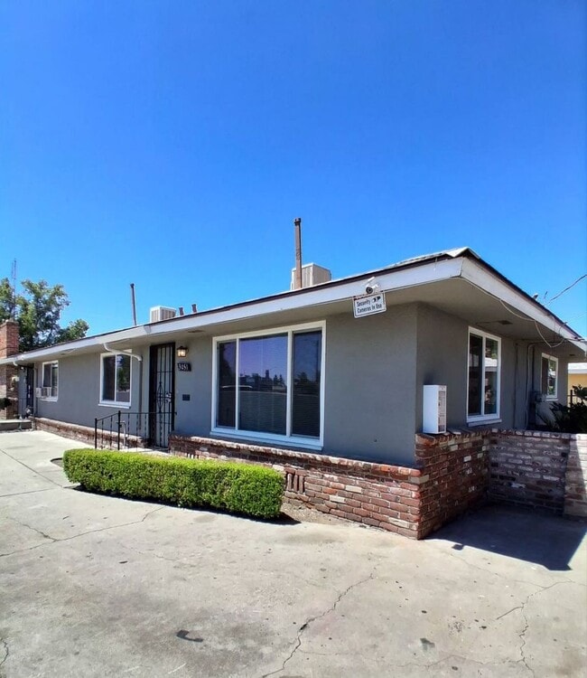 Photo - 3049-3051 E. Clinton Ave. Unit 3051