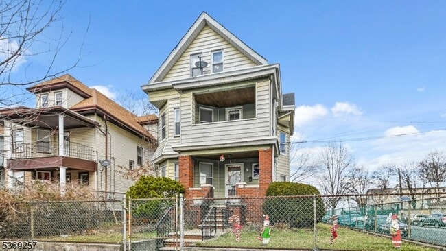 Building Photo - 129 17th Ave Unit 2-2 Rental