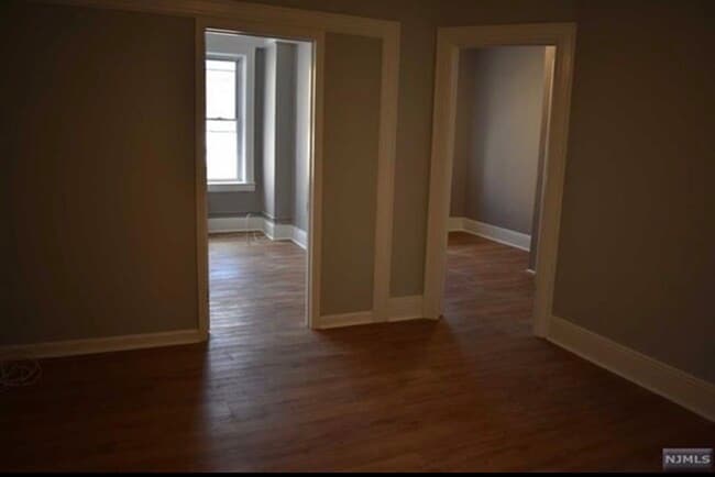 Photo - 39 64th St Unit 3rd Fl