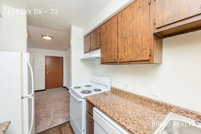 LOOK & LEASE SPECIAL - Modern Comfort: 1 B... - LOOK & LEASE SPECIAL - Modern Comfort: 1 B... Apartment Unit 70